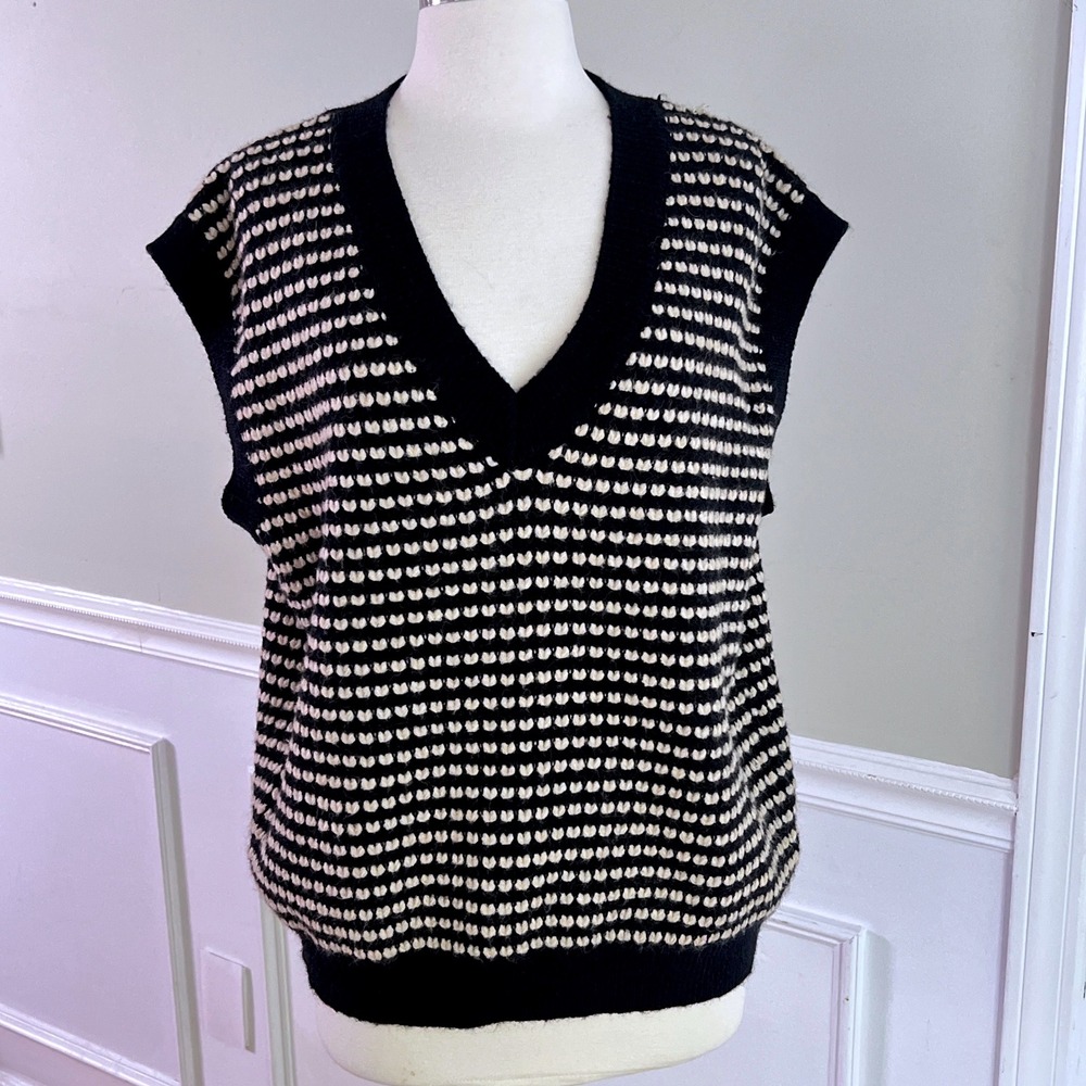 Anthropologie Sweater Vest OS Dot Knit V-Neck Black Cream Preppy Cozy Academia